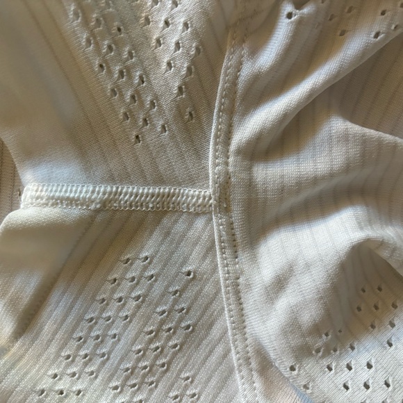 Lululemon Swiftly Breathe Short Sleeve Size 6 - Picture 5 of 6